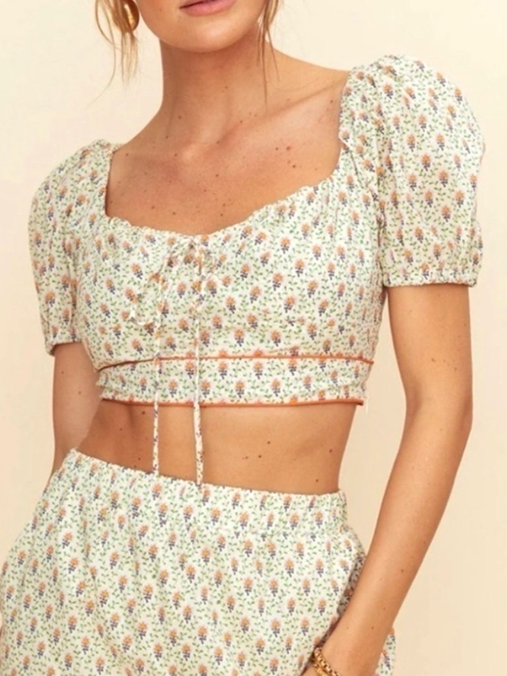 Cream Floral Puff-Sleeve Cropped Top with Front Tie